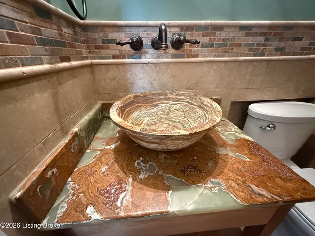 8201 Damascus Rd, Louisville, KY 40228