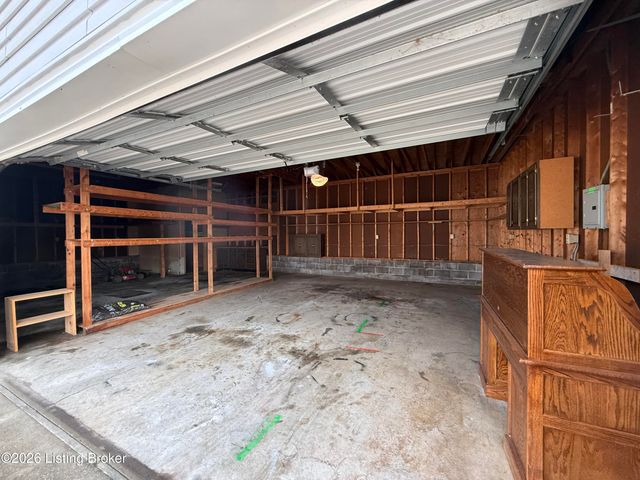 8201 Damascus Rd, Louisville, KY 40228