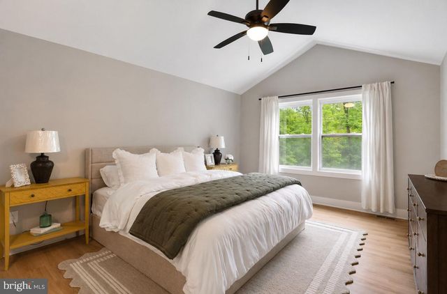 900 BUNNY LN, Harpers Ferry, WV 25425