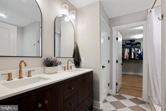 900 BUNNY LN, Harpers Ferry, WV 25425
