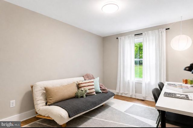 900 BUNNY LN, Harpers Ferry, WV 25425