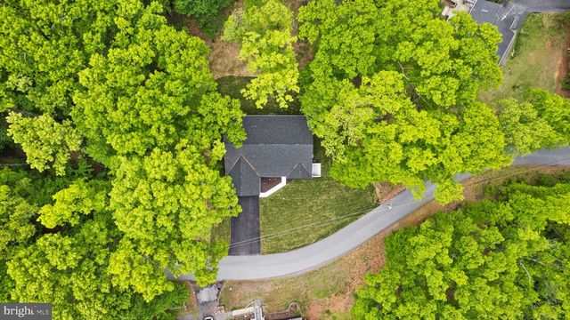 900 BUNNY LN, Harpers Ferry, WV 25425