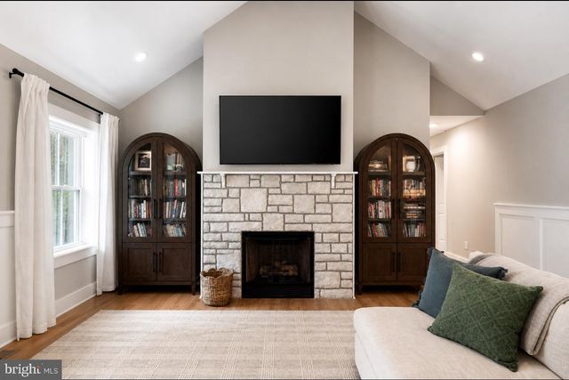 900 BUNNY LN, Harpers Ferry, WV 25425