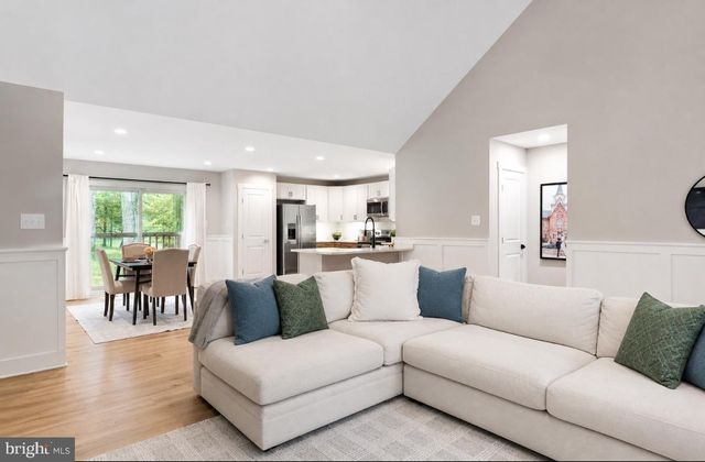 900 BUNNY LN, Harpers Ferry, WV 25425