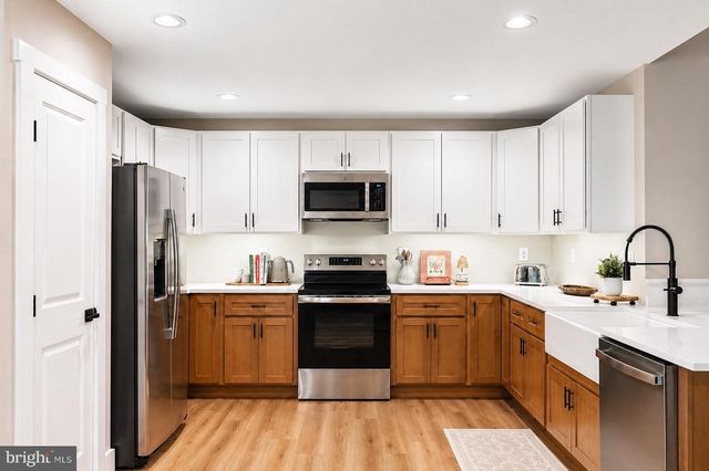 900 BUNNY LN, Harpers Ferry, WV 25425
