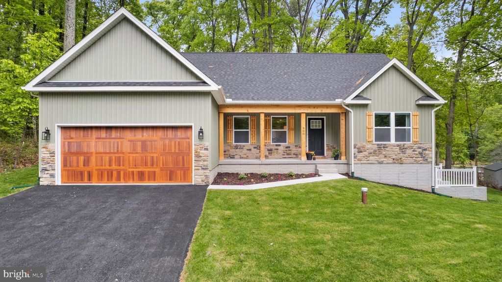 900 BUNNY LN, Harpers Ferry, WV 25425