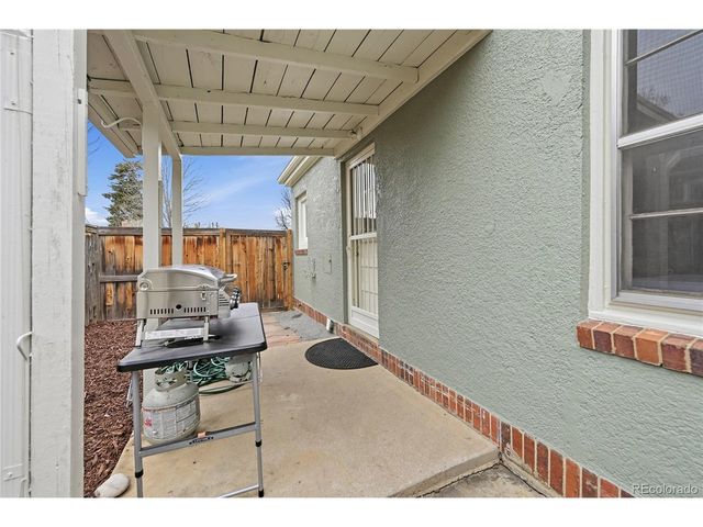 2010 S Saint Paul St, Denver, CO 80210