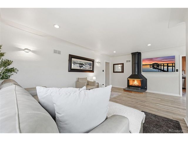 2010 S Saint Paul St, Denver, CO 80210