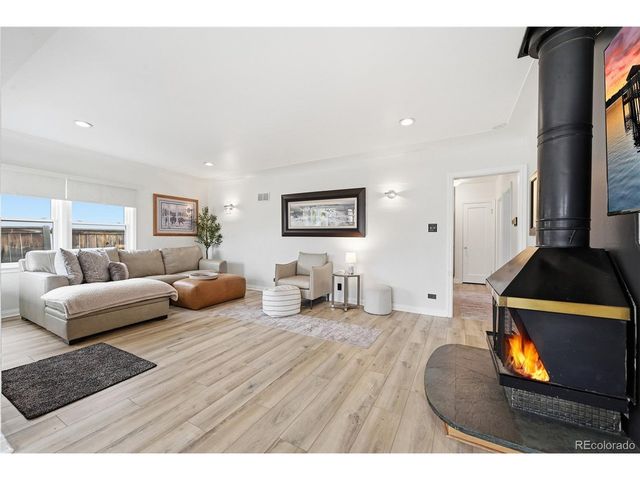 2010 S Saint Paul St, Denver, CO 80210