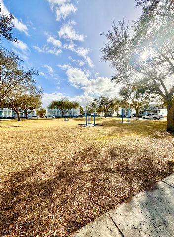 3324 Monterey Square Lane 102, Fort Pierce, FL 34982