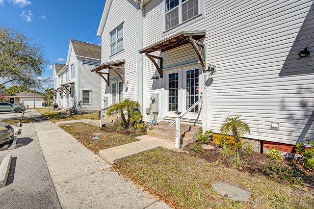 3324 Monterey Square Lane 102, Fort Pierce, FL 34982