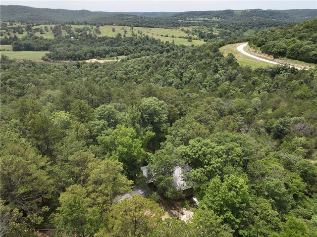 6937 Highway 221, Berryville, AR 72616