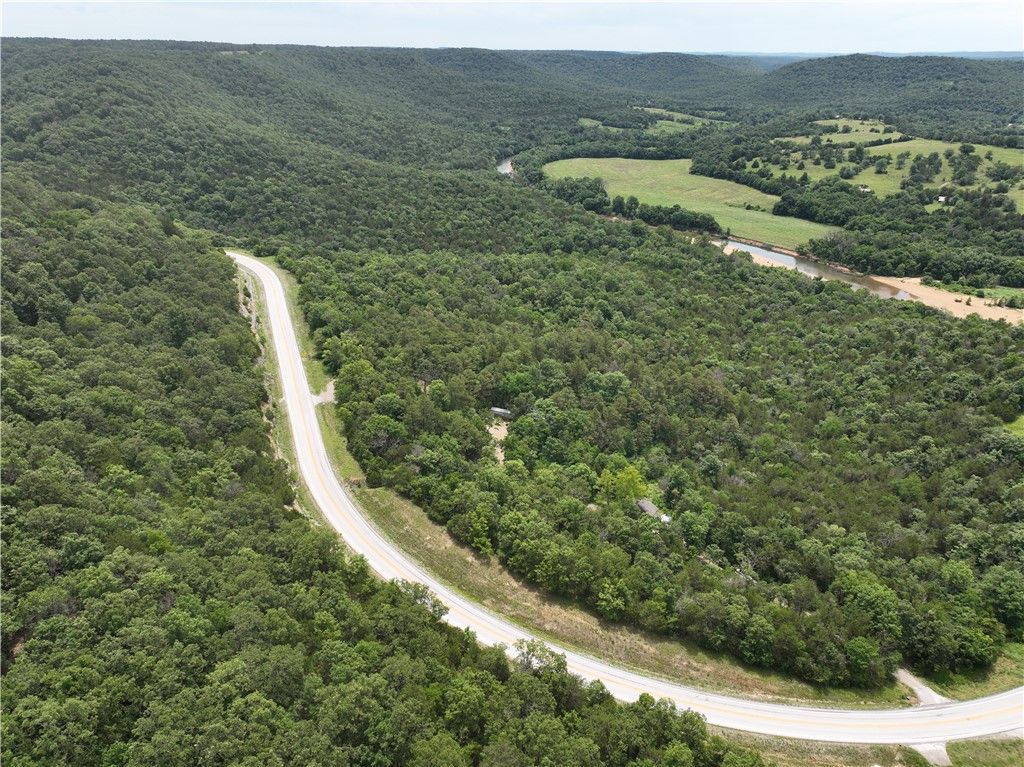 6937 Highway 221, Berryville, AR 72616