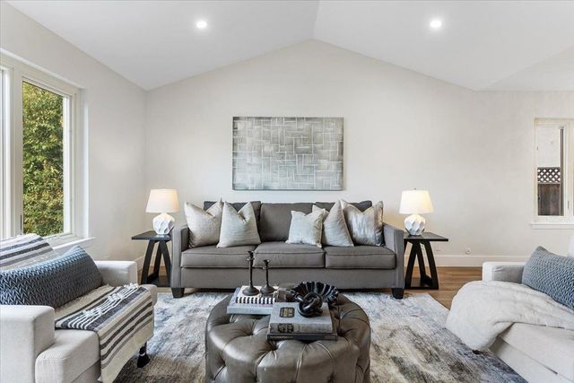 18840 18840 Cameo Ct, Castro Valley, CA 94546