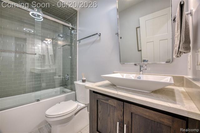 5901 Ford Road, Commerce Twp, MI 48382