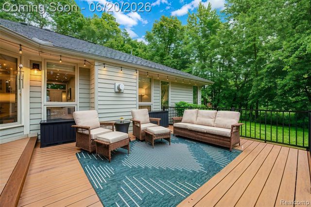 5901 Ford Road, Commerce Twp, MI 48382