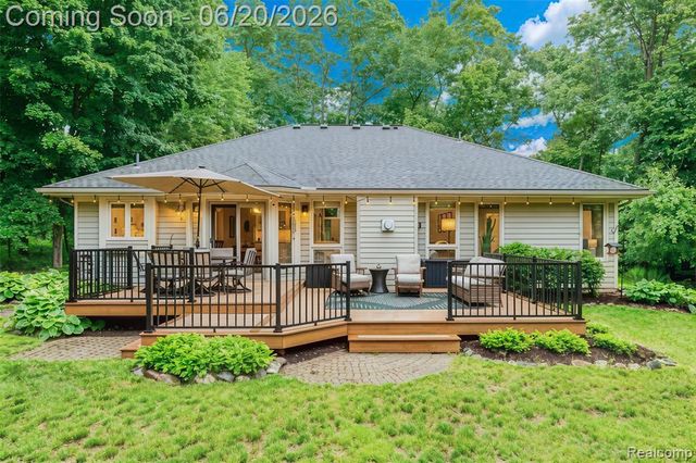 5901 Ford Road, Commerce Twp, MI 48382