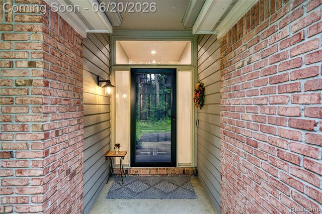 5901 Ford Road, Commerce Twp, MI 48382