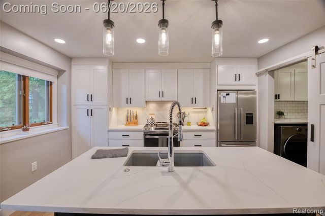 5901 Ford Road, Commerce Twp, MI 48382