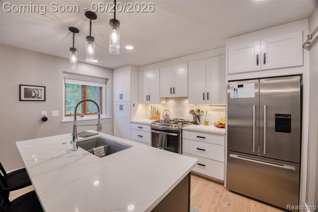 5901 Ford Road, Commerce Twp, MI 48382