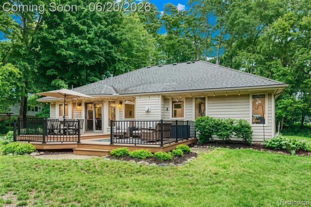 5901 Ford Road, Commerce Twp, MI 48382