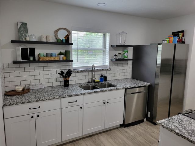 600 Tanglewood Drive S, Irving, TX 75061