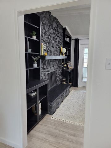 600 Tanglewood Drive S, Irving, TX 75061