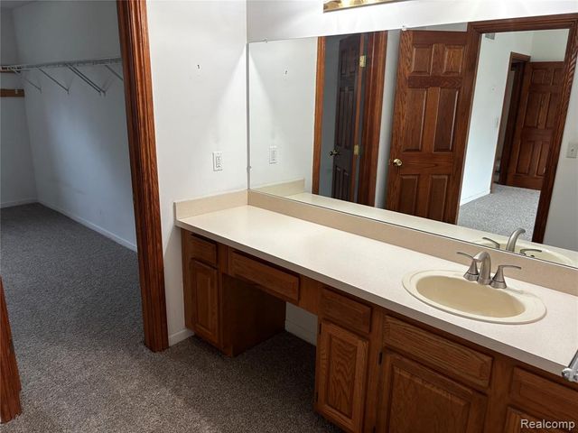 2161 Crystal Drive 8, Rochester Hills, MI 48309