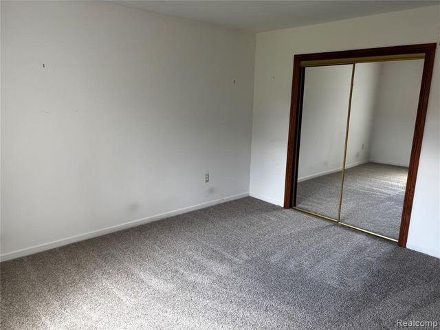 2161 Crystal Drive 8, Rochester Hills, MI 48309