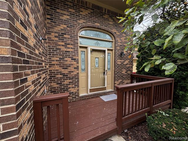 2161 Crystal Drive 8, Rochester Hills, MI 48309