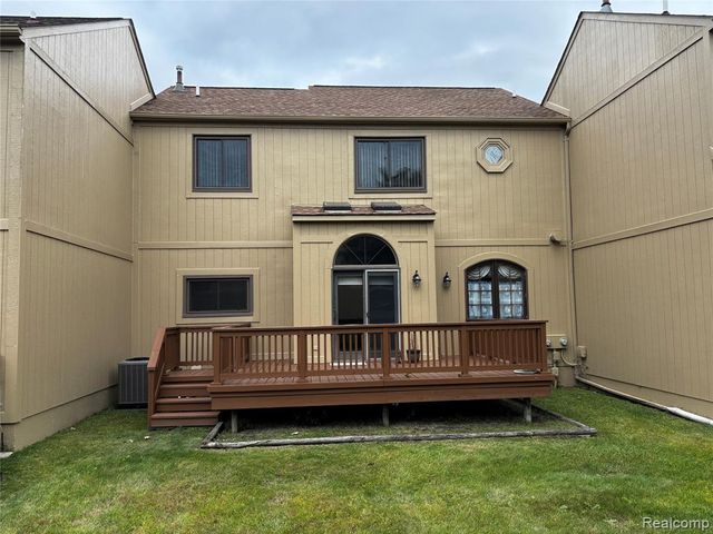 2161 Crystal Drive 8, Rochester Hills, MI 48309