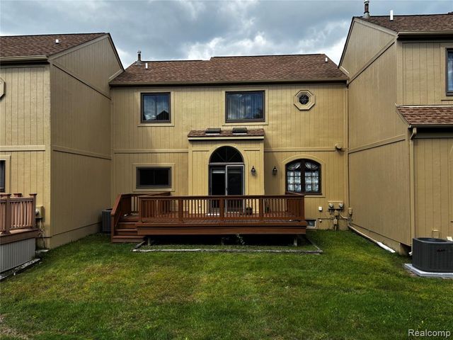 2161 Crystal Drive 8, Rochester Hills, MI 48309