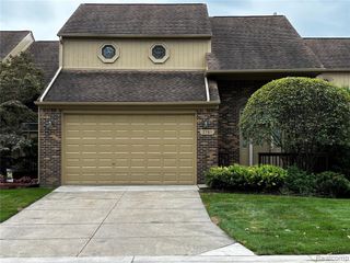 2161 Crystal Drive 8, Rochester Hills, MI 48309