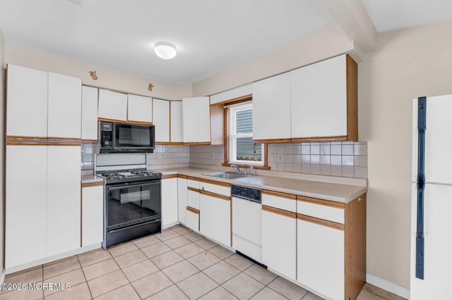 5 Summerfield Avenue, South Amboy, NJ 08879