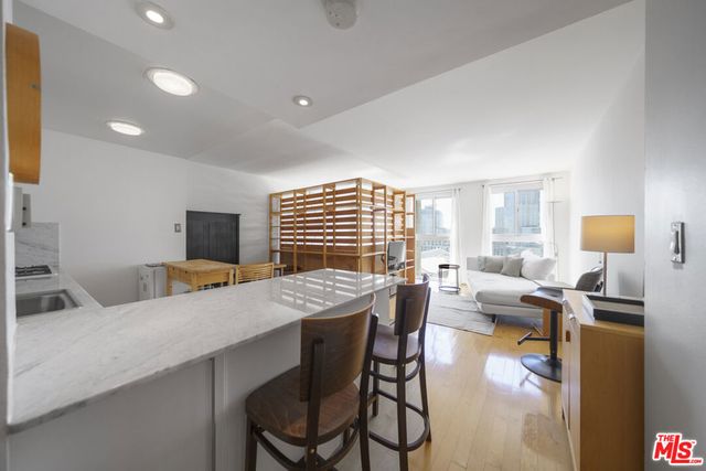 800 W 1st Street 2104, Los Angeles, CA 90012