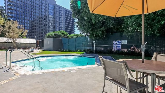 800 W 1st Street 2104, Los Angeles, CA 90012