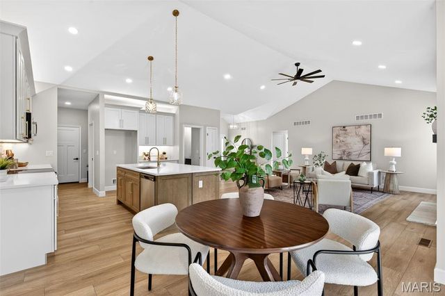 10643 Village Drive, Foristell, MO 63348