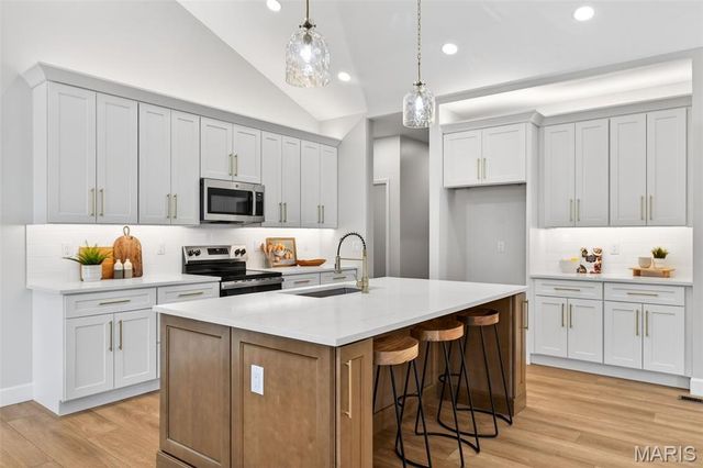 10643 Village Drive, Foristell, MO 63348