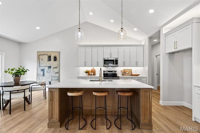 10643 Village Drive, Foristell, MO 63348