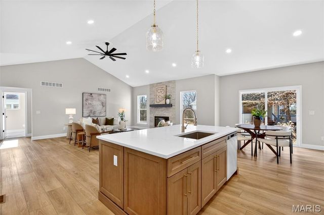 10643 Village Drive, Foristell, MO 63348