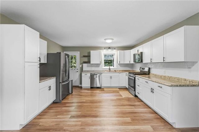 606 Echo Lane, Woodstock, GA 30189