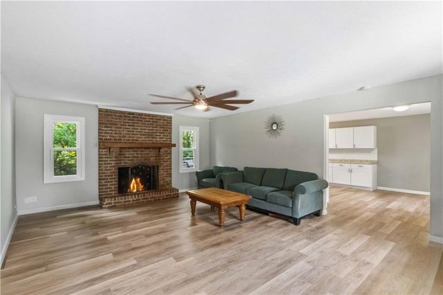 606 Echo Lane, Woodstock, GA 30189