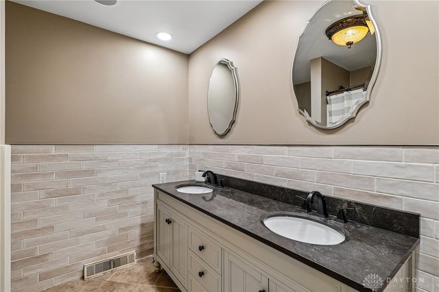 2357 Willowgrove Avenue, Kettering, OH 45409