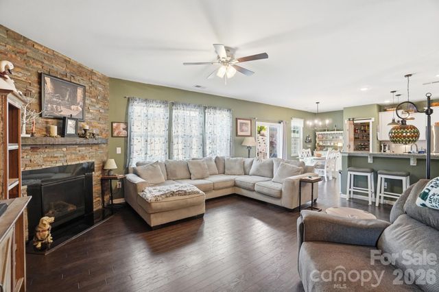 137 Falls Cove Drive, Troutman, NC 28166