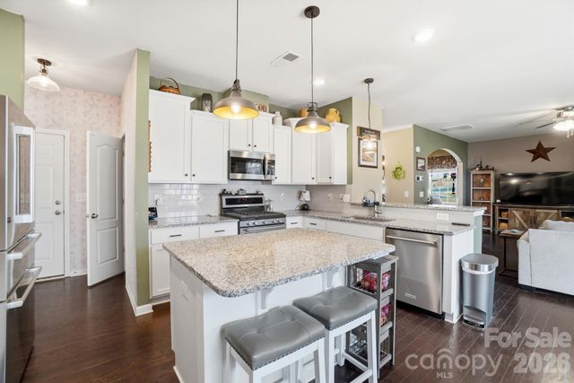 137 Falls Cove Drive, Troutman, NC 28166