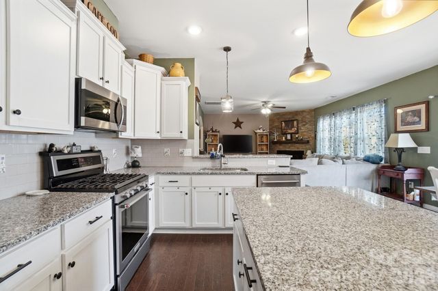 137 Falls Cove Drive, Troutman, NC 28166