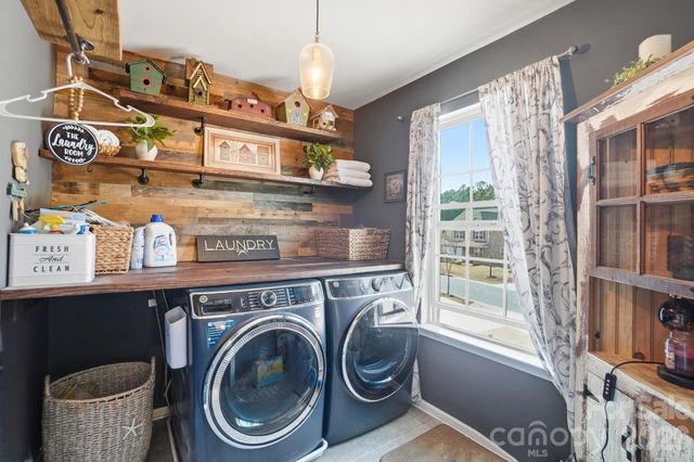 137 Falls Cove Drive, Troutman, NC 28166