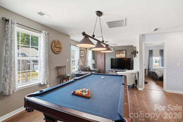 137 Falls Cove Drive, Troutman, NC 28166