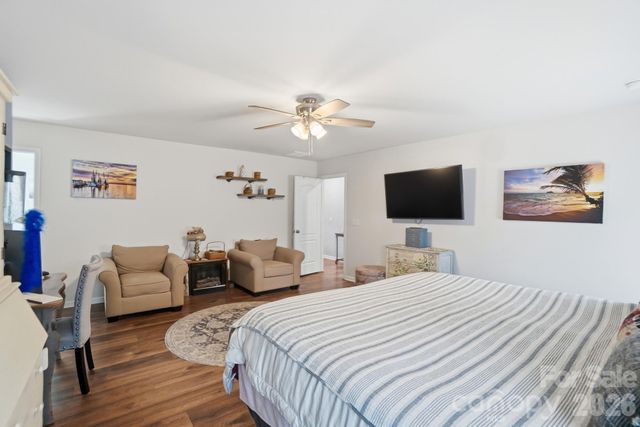 137 Falls Cove Drive, Troutman, NC 28166