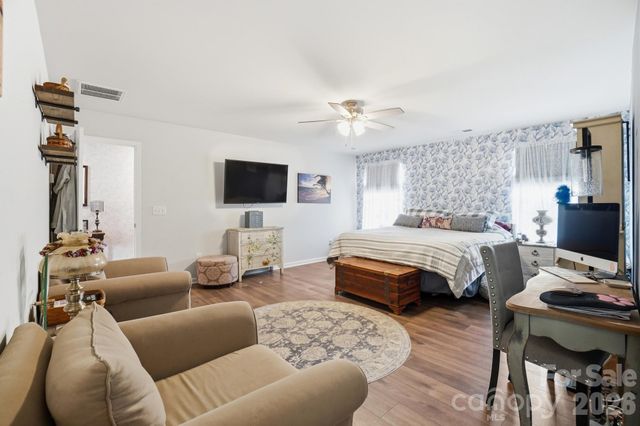 137 Falls Cove Drive, Troutman, NC 28166